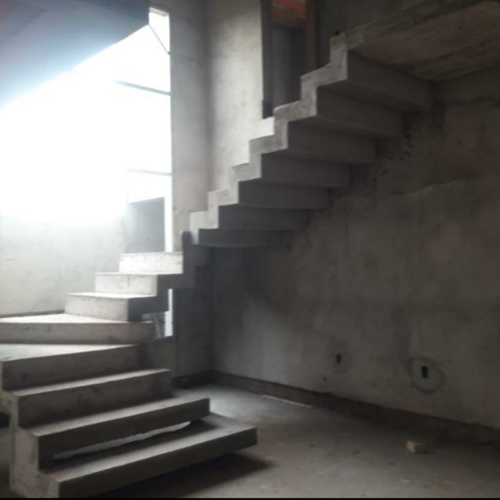 escadas de diversos modelos